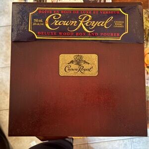 Crown Royal Deluxe Wood Box and Pourer